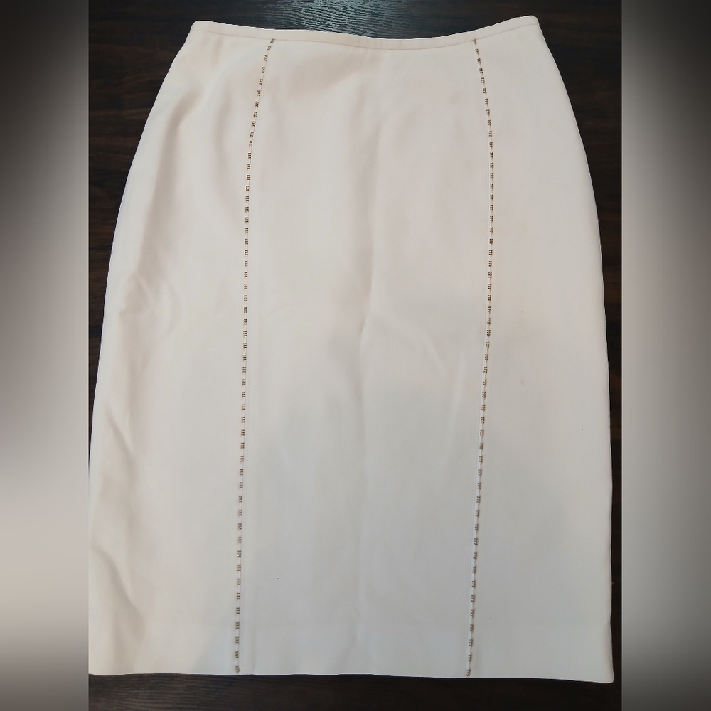 Escada Elegant Off-White Pencil Skirt